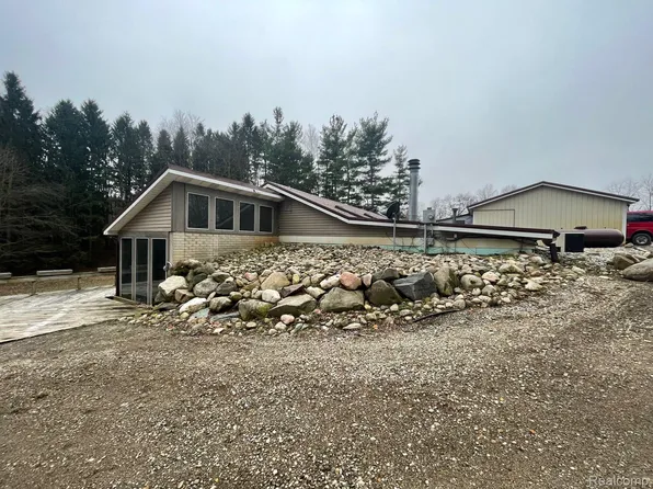 8611 Hanover Rd, Hanover, MI 49241