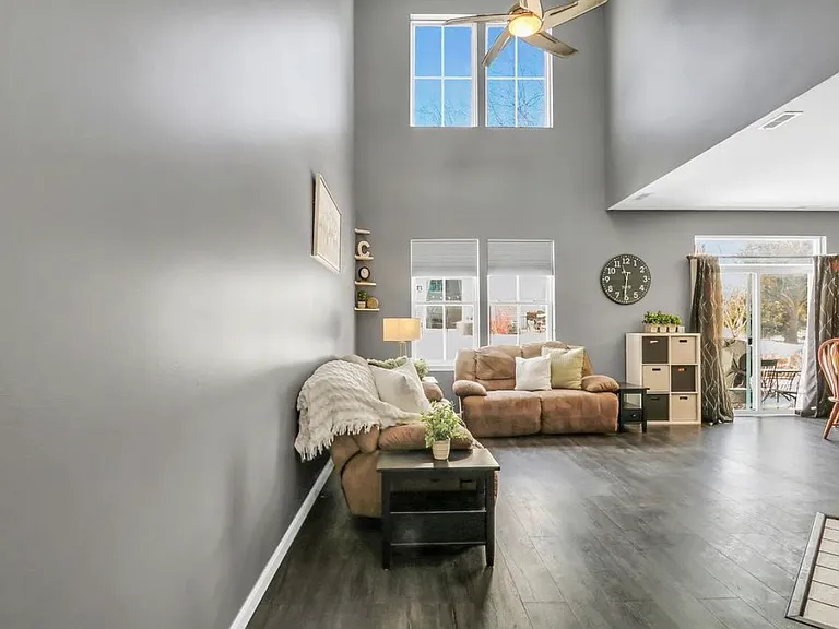 2904 Falling Waters Dr — Photo 5