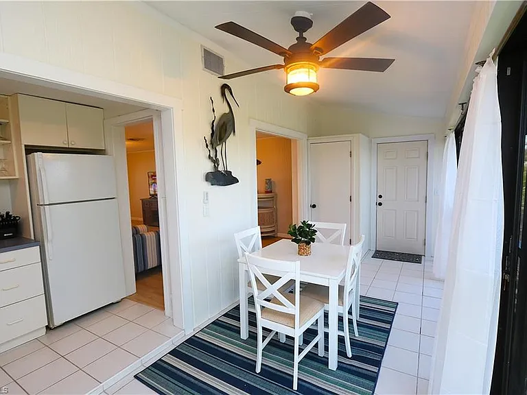 611 Palm Ave #F-30 — Photo 14