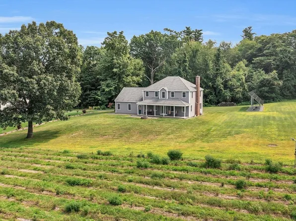 391 Chase Rd, Lunenburg, MA 01462