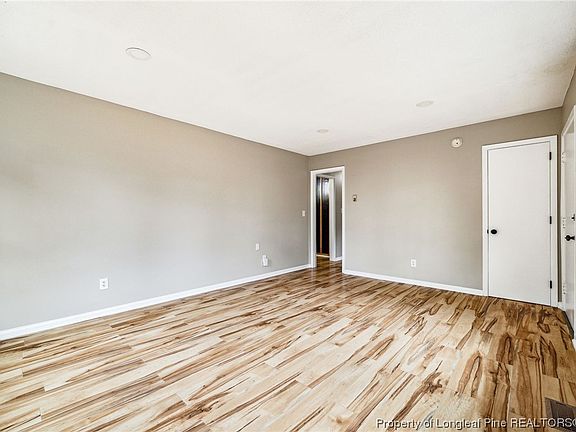 5th image of 3122 Wedgewood Dr