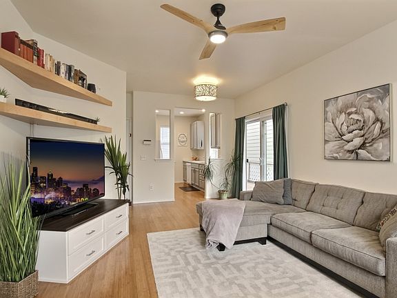 2nd image of 25123 Roberts Dr Unit 205