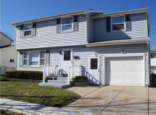 97 Christen Ct, Lancaster, NY 14086