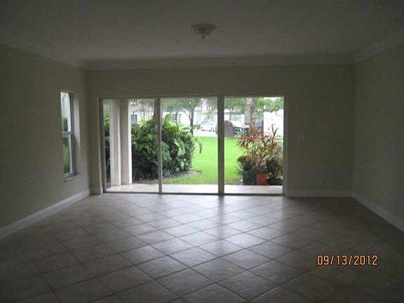 3rd image of 233 SW 122nd Ave