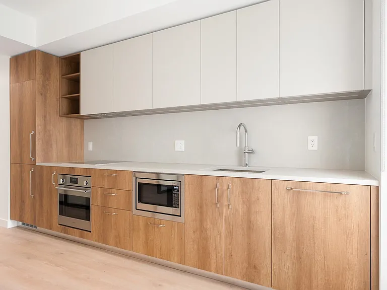 133 W 49th Ave #413 — Photo 8