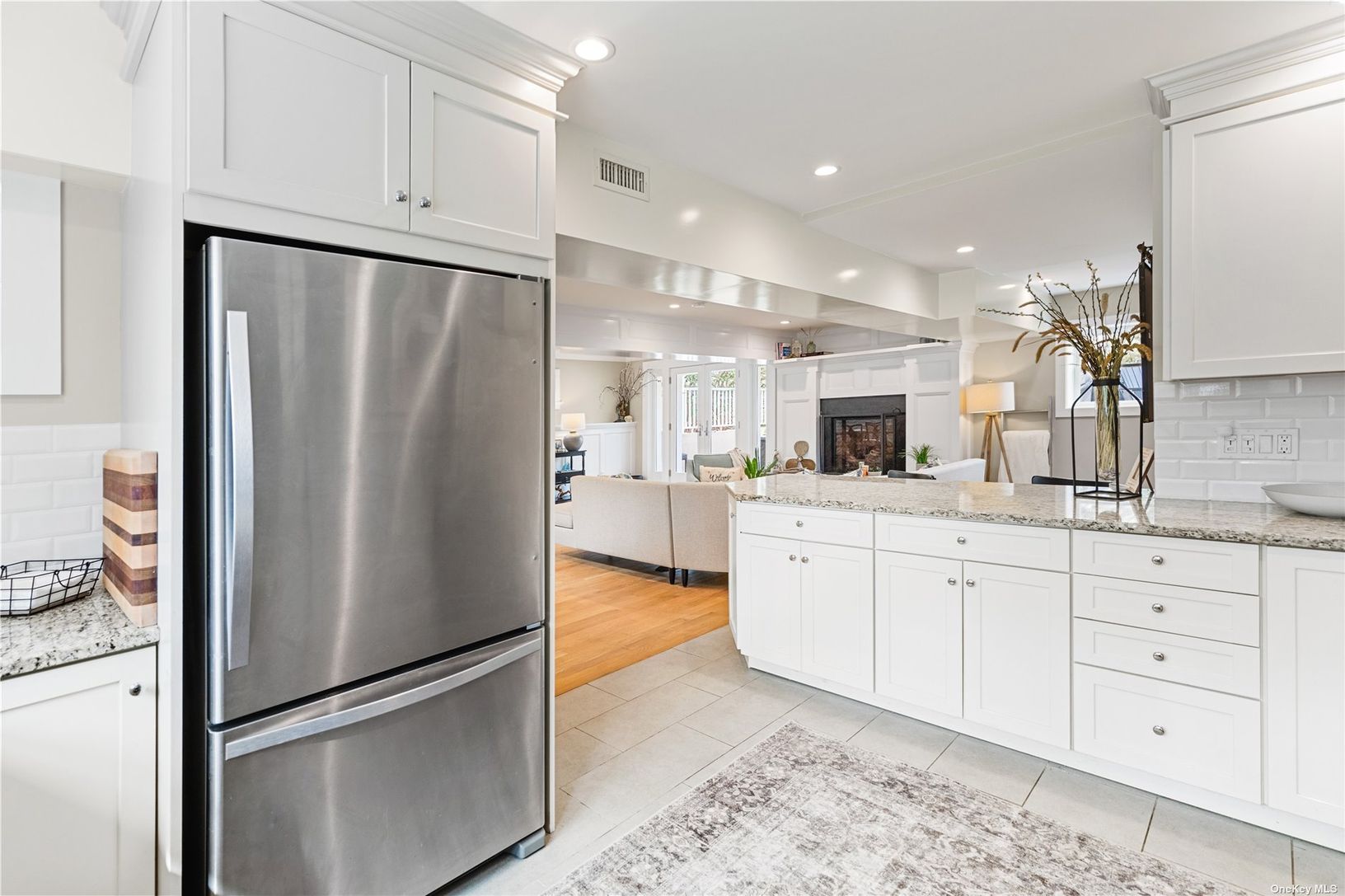  Stainless steel appliances
