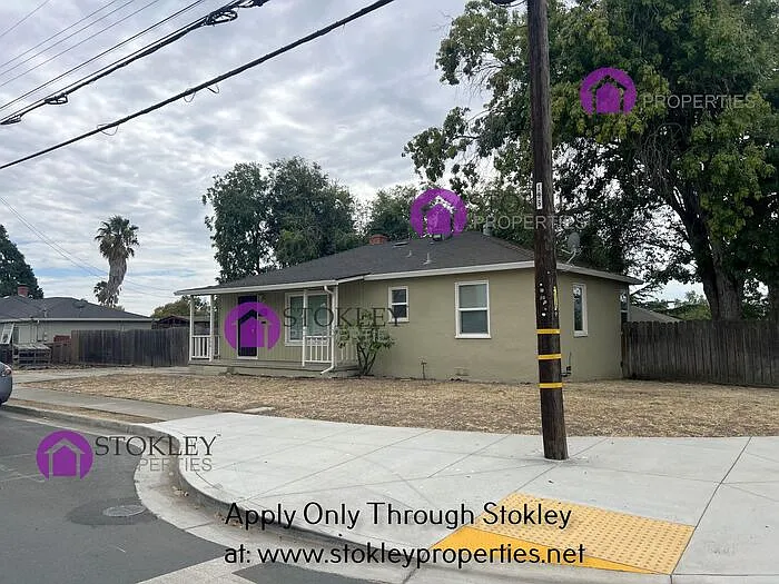 3 bed, 1.0 bath, 1025 sqft, $3,495 — Photo 3