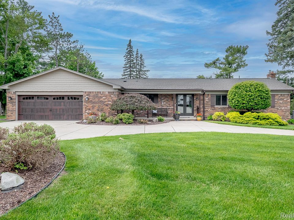 1st image of 7488 Driftwood Dr
