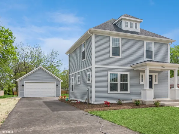 916 Park St, Batavia, IL 60510