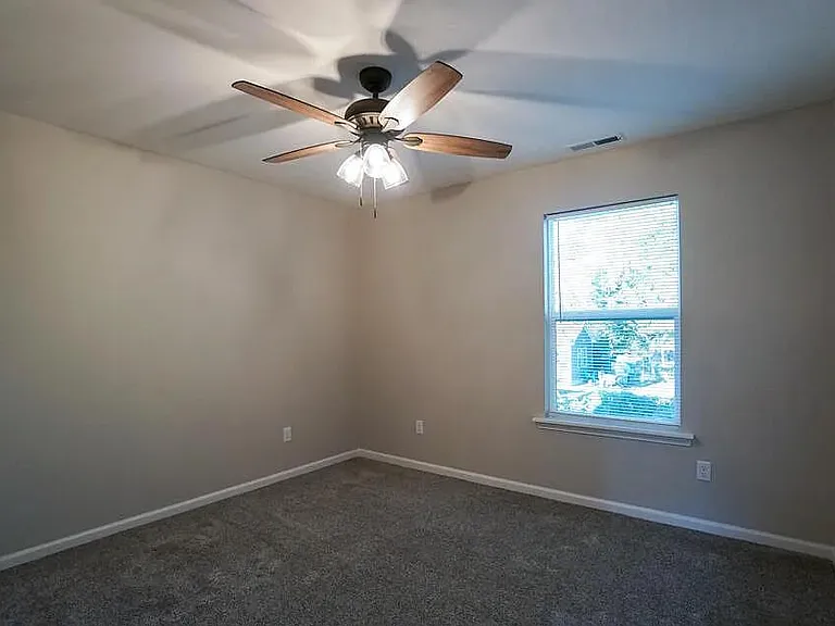 402 Dr W J Hodge St #J — Photo 18
