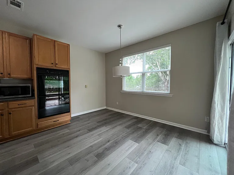 6170 Sparkling Cove Ln — Photo 10
