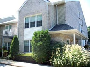 810 Valley Glen Rd, Elkins Park, PA 19027