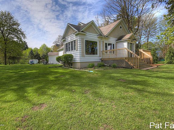 3rd image of 6994 Lake Michigan Dr