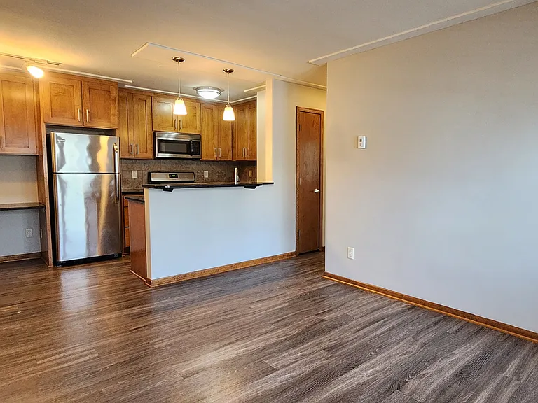 Bryant Avenue Apartments — Photo 4