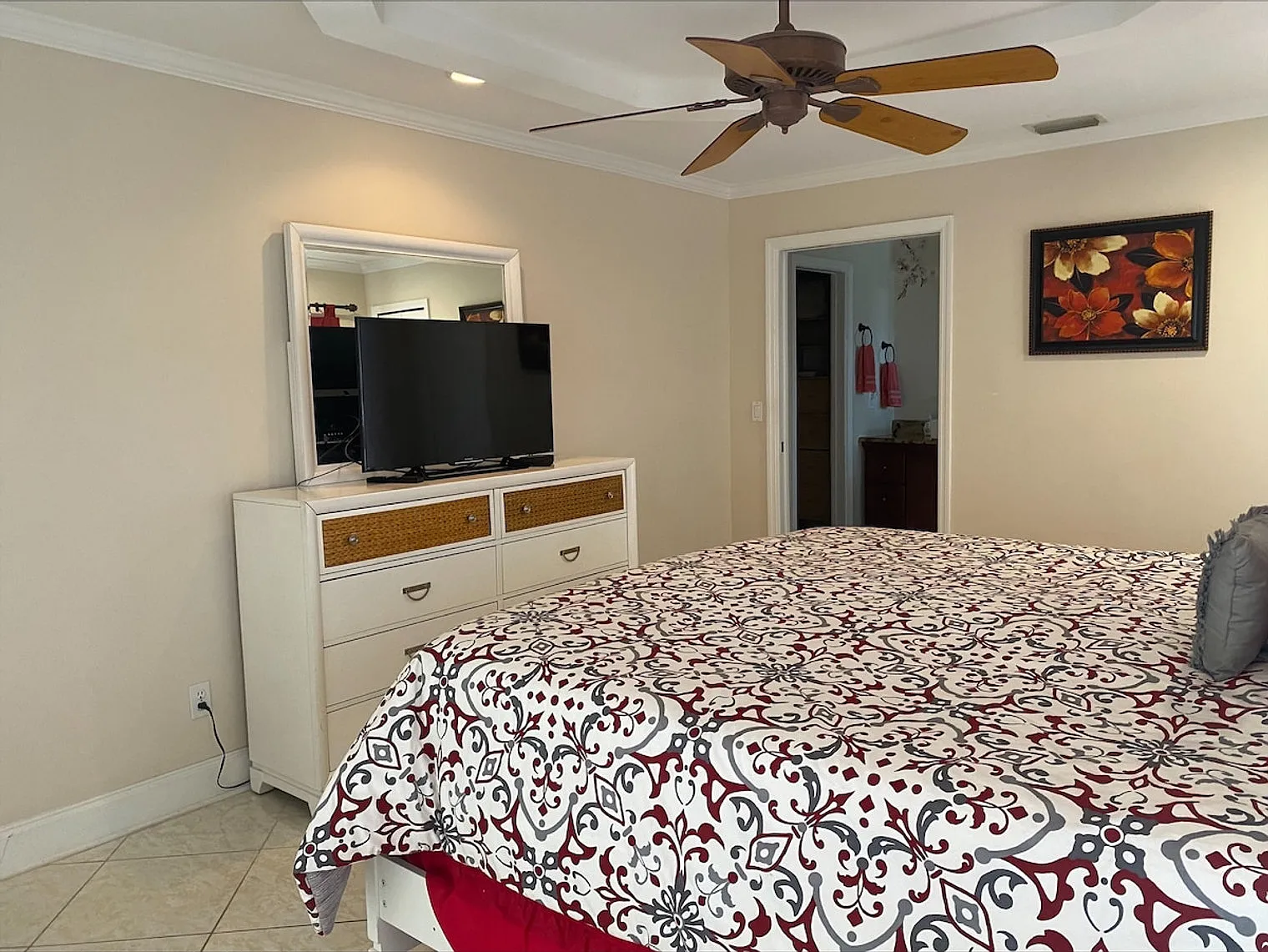 3 bed, 2.0 bath, 1442 sqft, $4,155 — Photo 4