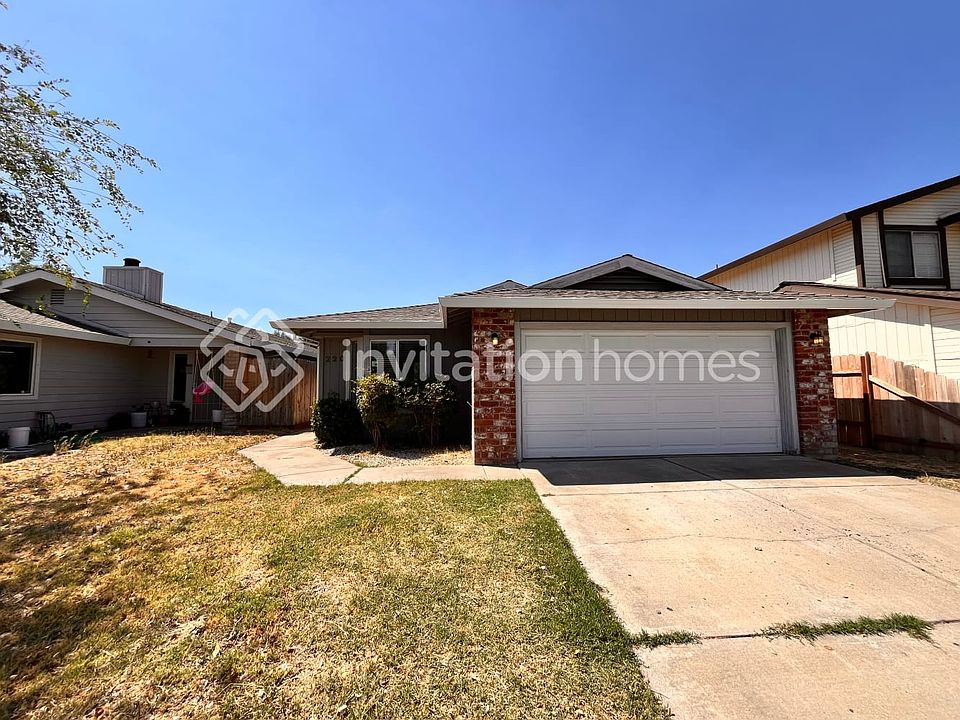 1st image of 220 Porter Ct