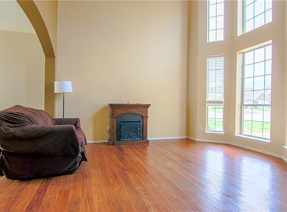 5th image of 7104 Vista Hill Ln
