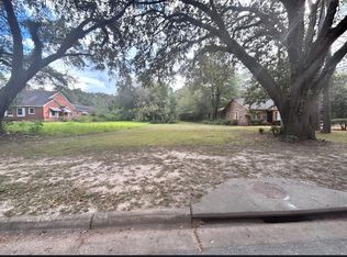 828 Whitney Ave, Albany, GA 31701