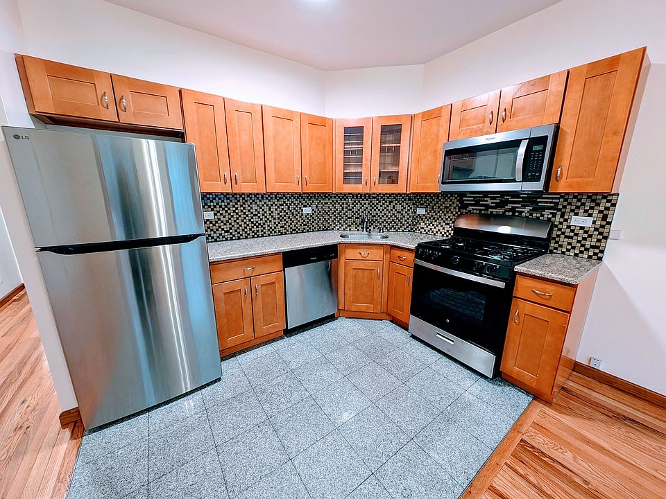 1st image of 482 Smith St #1