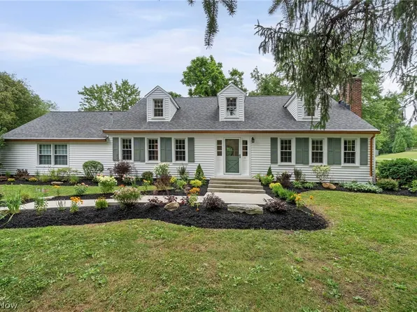 354 N Main St, Chagrin Falls, OH 44022