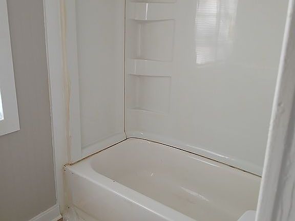 Newly updated bath
New toile