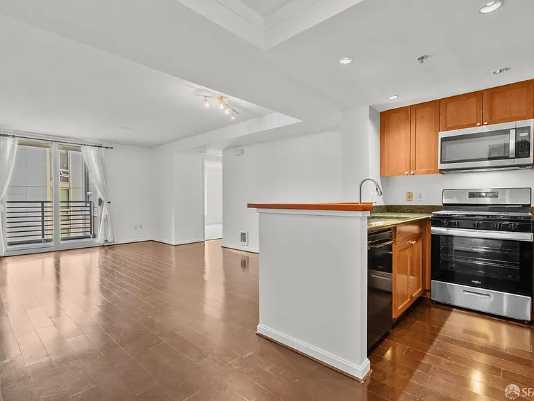 400 Beale St #1310 — Photo 5