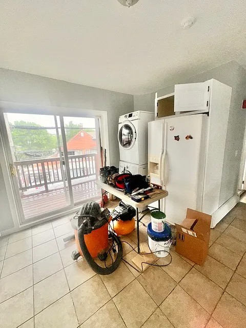 3 bed, 1000 sqft, $2,900 — Photo 2