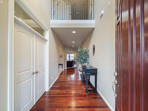 5th image of 9907 NE 69th St
