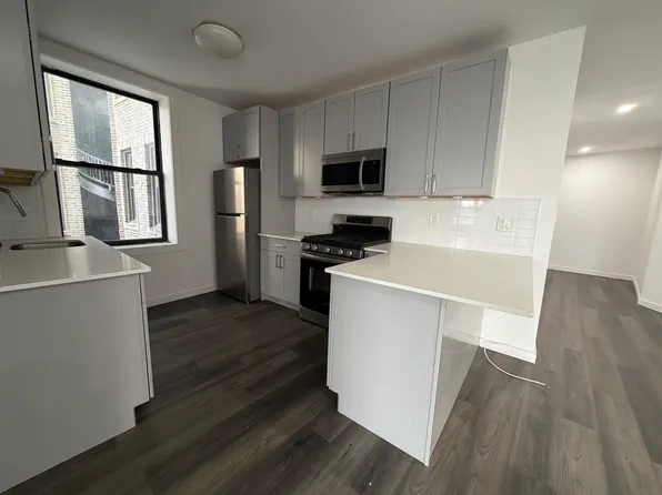 720 Riverside Drive image 4 of 6