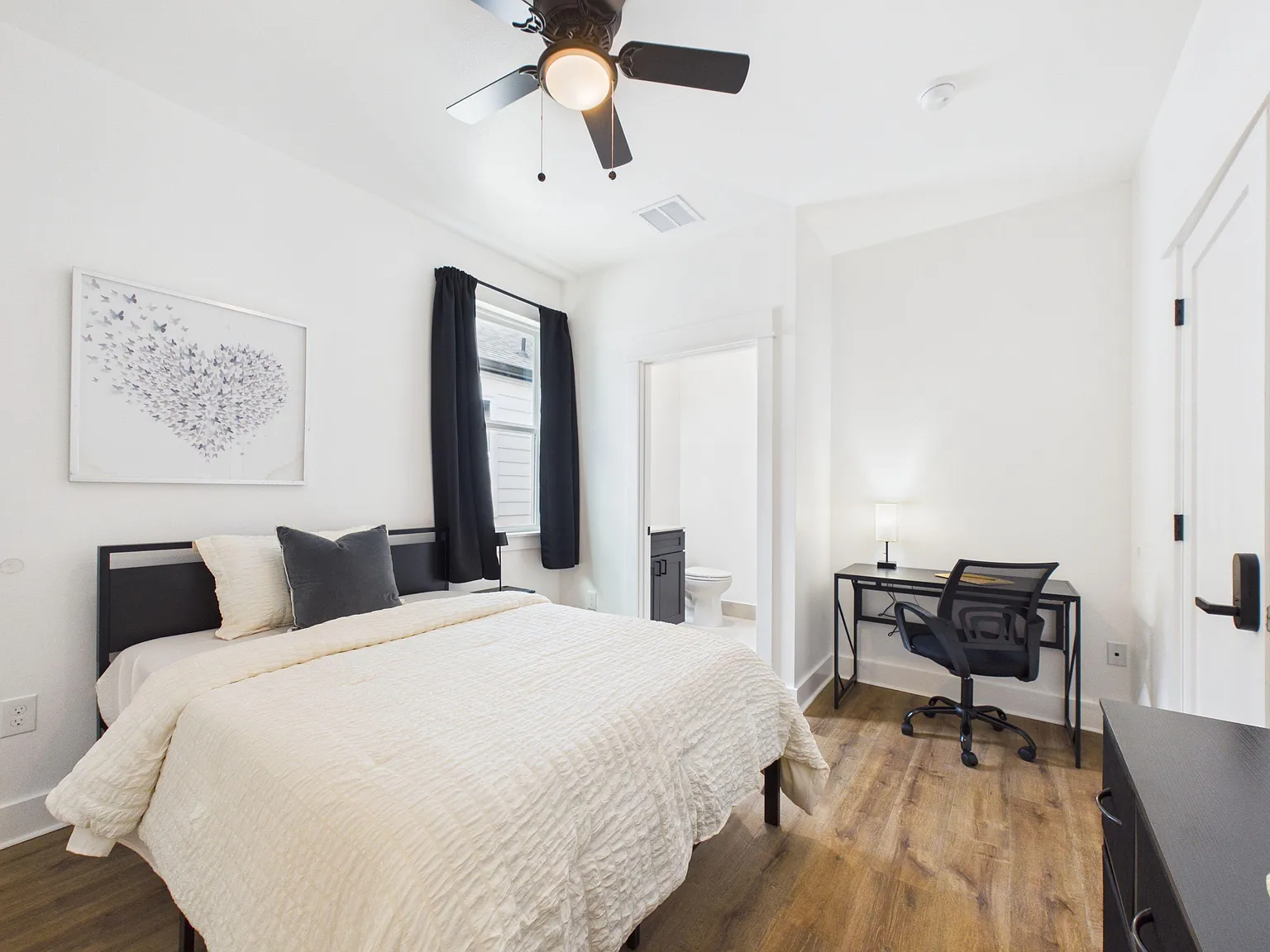4 bed, 5.0 bath, 2350 sqft, $1,525 — Photo 2