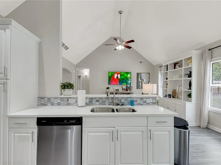 4669 Emerald Willow Dr — Photo 8