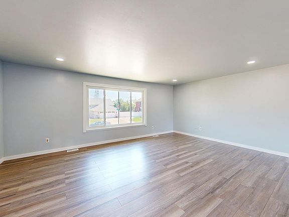 4th image of 4126 Lombardy St