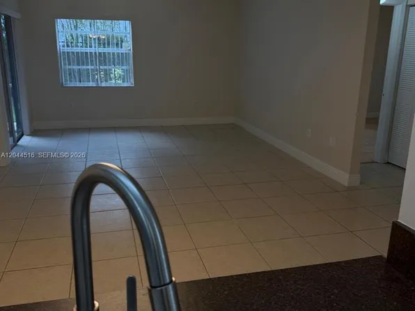 458 NE 210th Circle Ter, Miami, FL