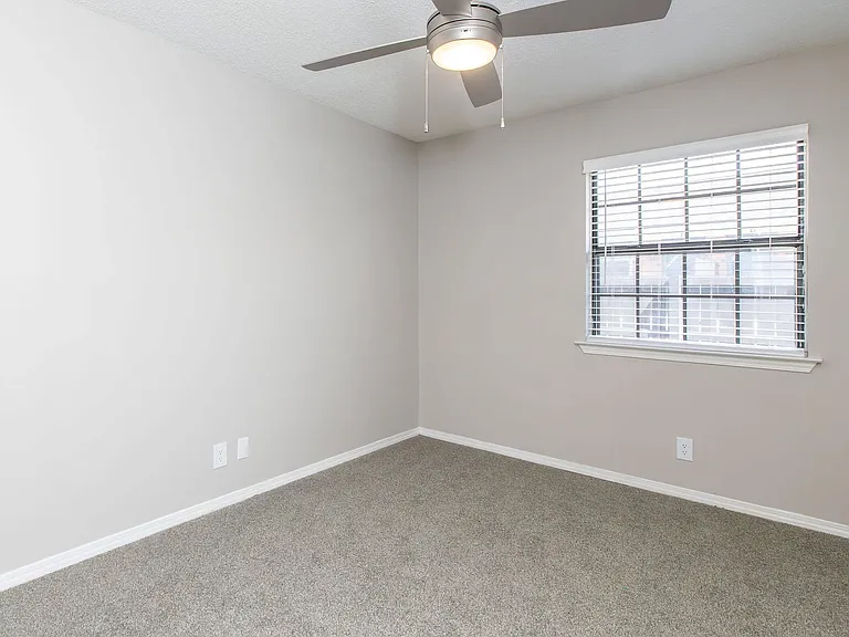 Summerfield Apartments — Photo 21