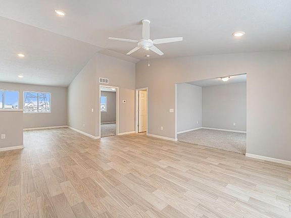5th image of 2059 Orlov Dr
