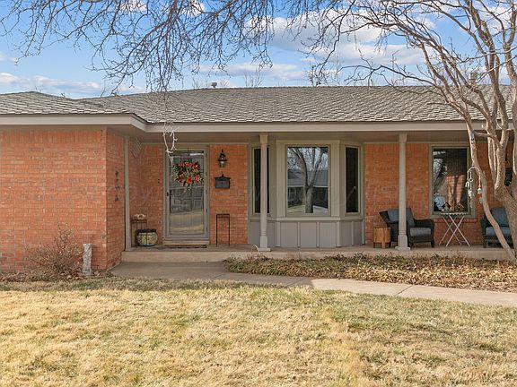 3rd image of 2515 Aspen Dr