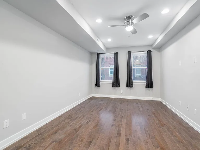 1836 Ingersoll St — Photo 30
