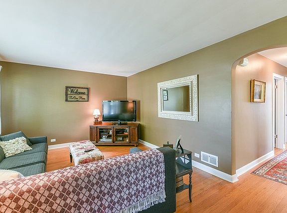 4th image of 4625 W 99th St
