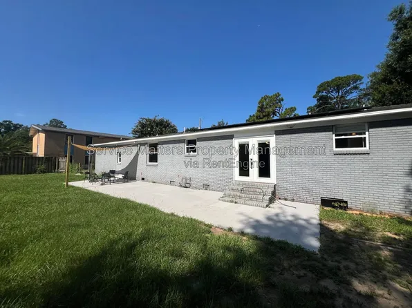 8184 Excelsior Dr, Pensacola, FL 32514