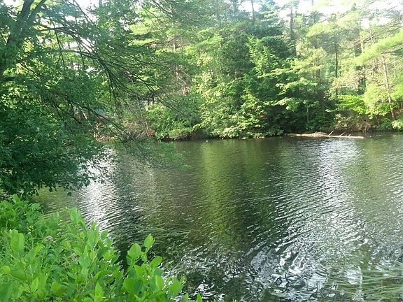 Water front on Round Pond