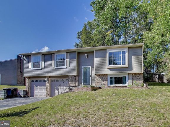 3rd image of 9217 Briarchip St