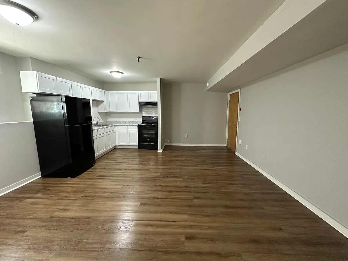 Building Photo - 140 Sheffield Ave #2AA
