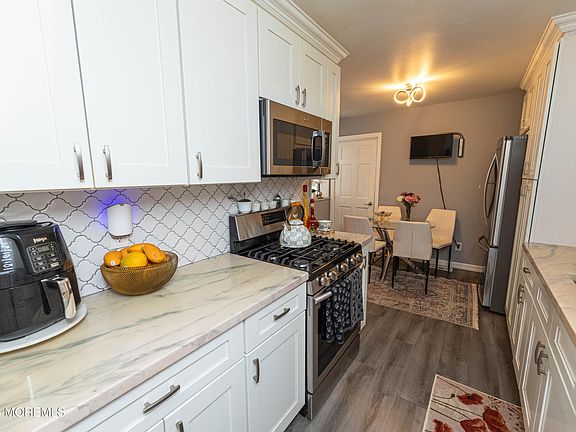 5th image of 276 Longwood Drive #27-6