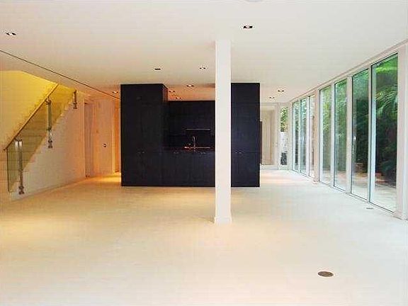 5th image of 243 Venetian Dr #243