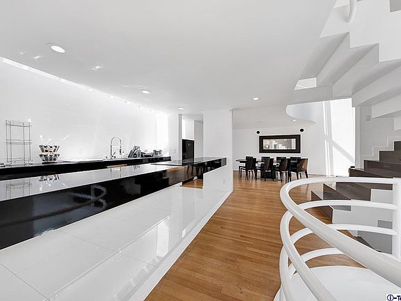 2nd image of 3715 Avenida Del Sol