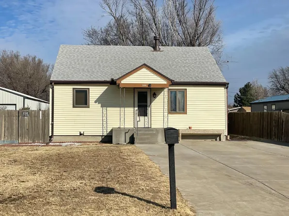 906 S Polk St, Hugoton, KS 67951