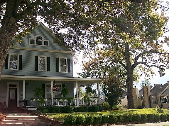 3rd image of 819 Carolina Ave