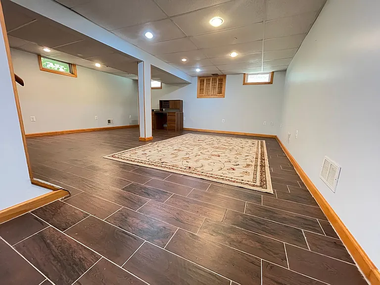 16 Jenny Ln — Photo 11