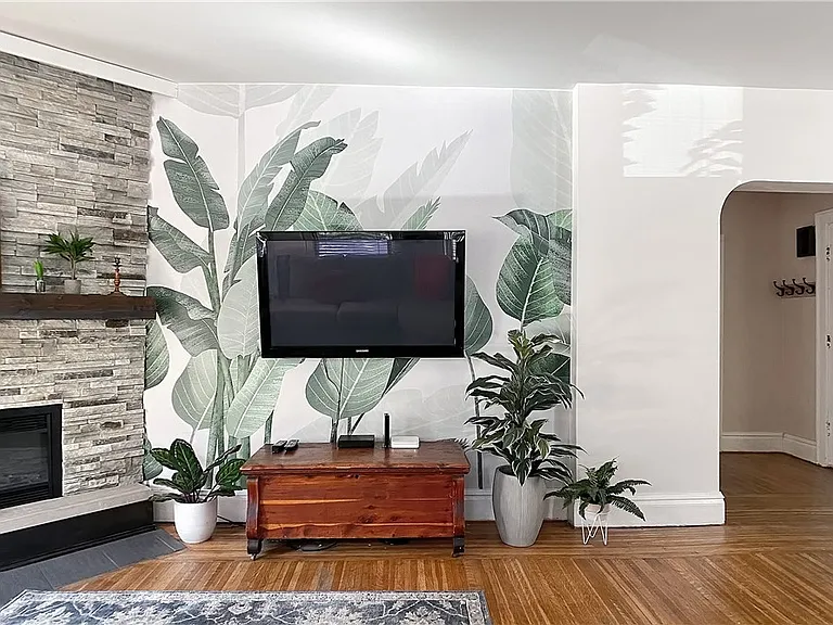 836 Richmond Ave — Photo 5