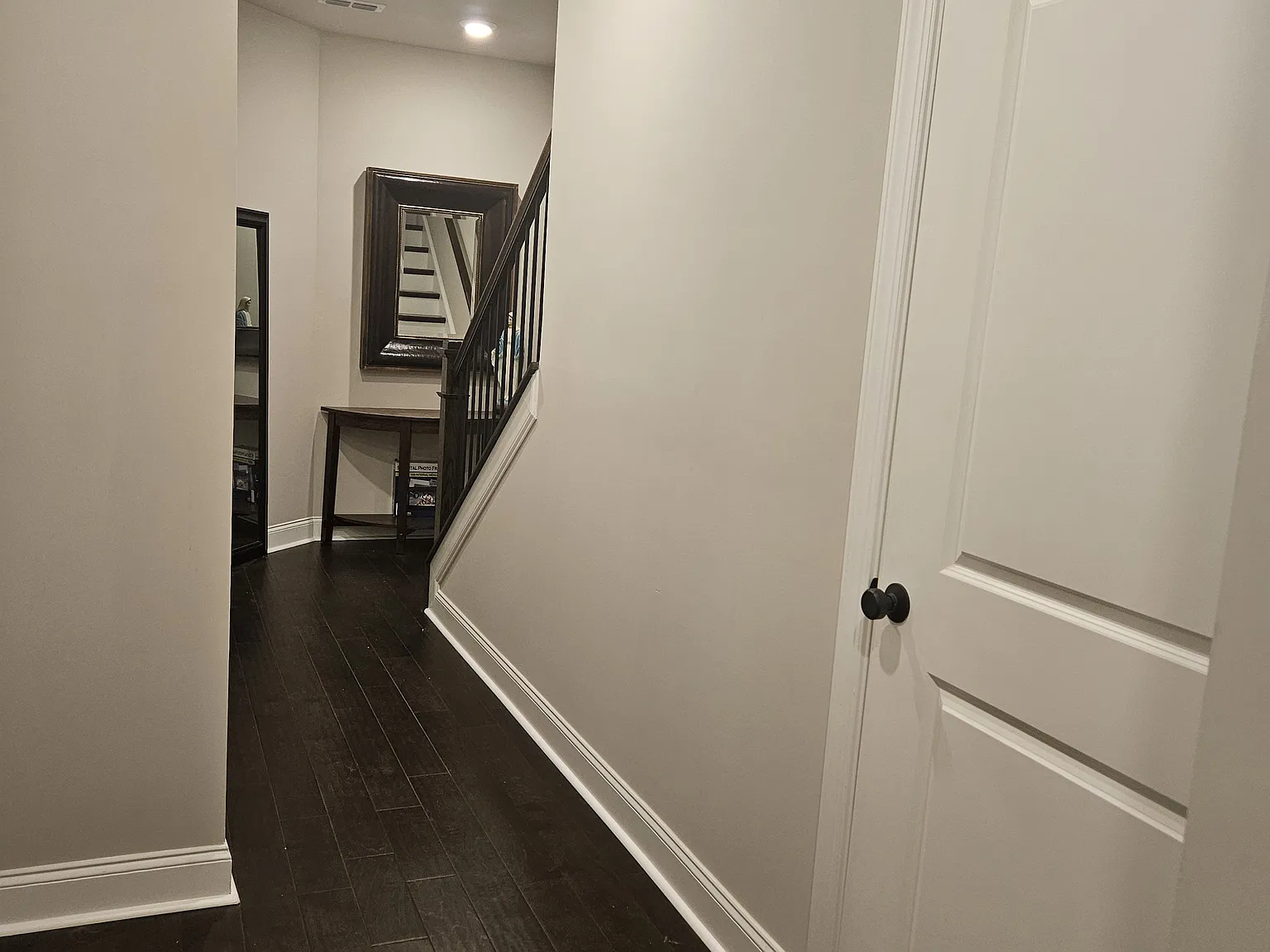 1 bed, 2750 sqft, $1,350 — Photo 3